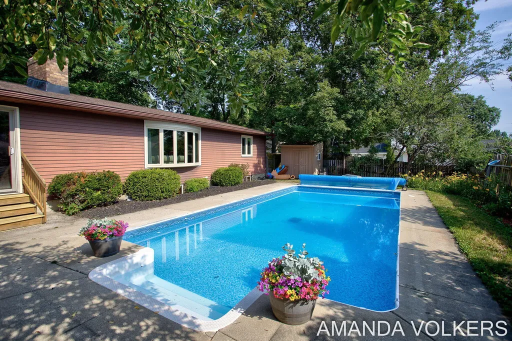 3910 Honeybrook Avenue SW Grandville City MI 49418