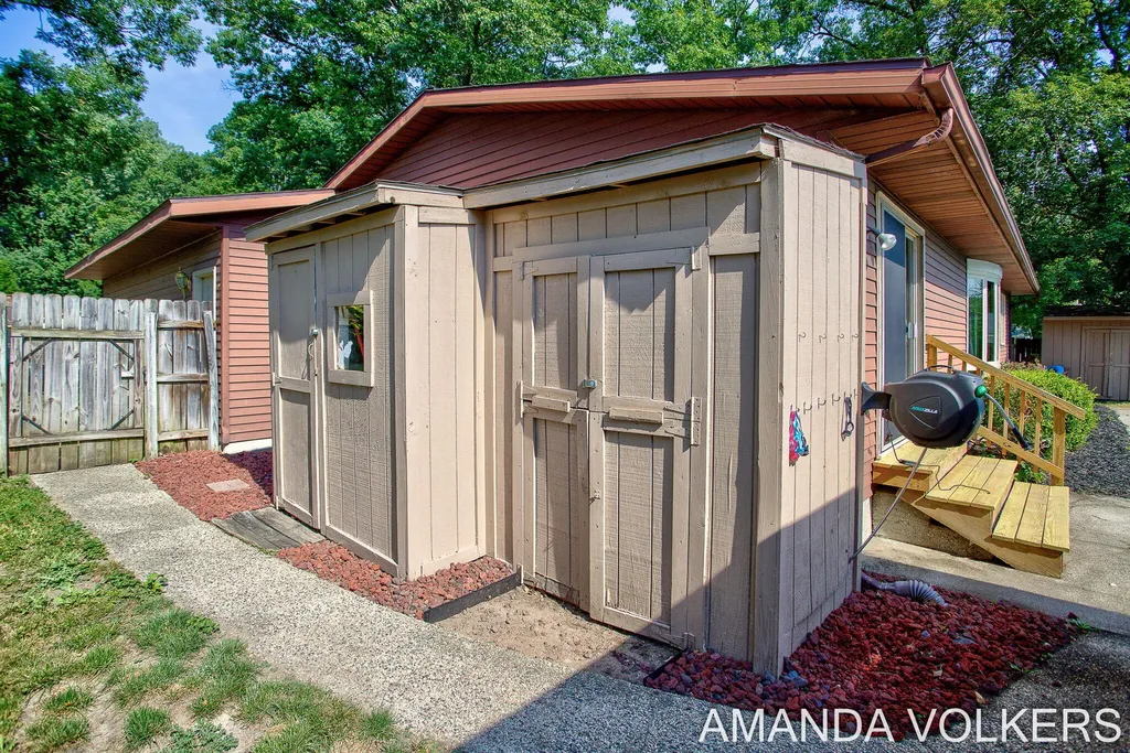 3910 Honeybrook Avenue SW Grandville City MI 49418