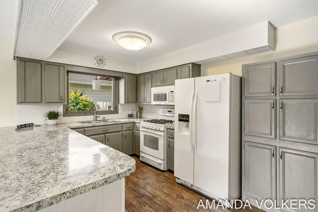 3910 Honeybrook Avenue SW Grandville City MI 49418