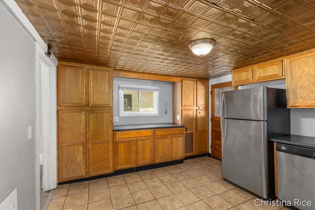 927 Davis Avenue NW Grand Rapids City MI 49504