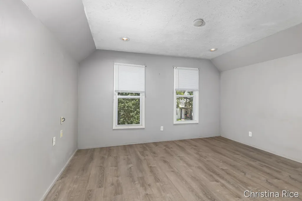 927 Davis Avenue NW Grand Rapids City MI 49504