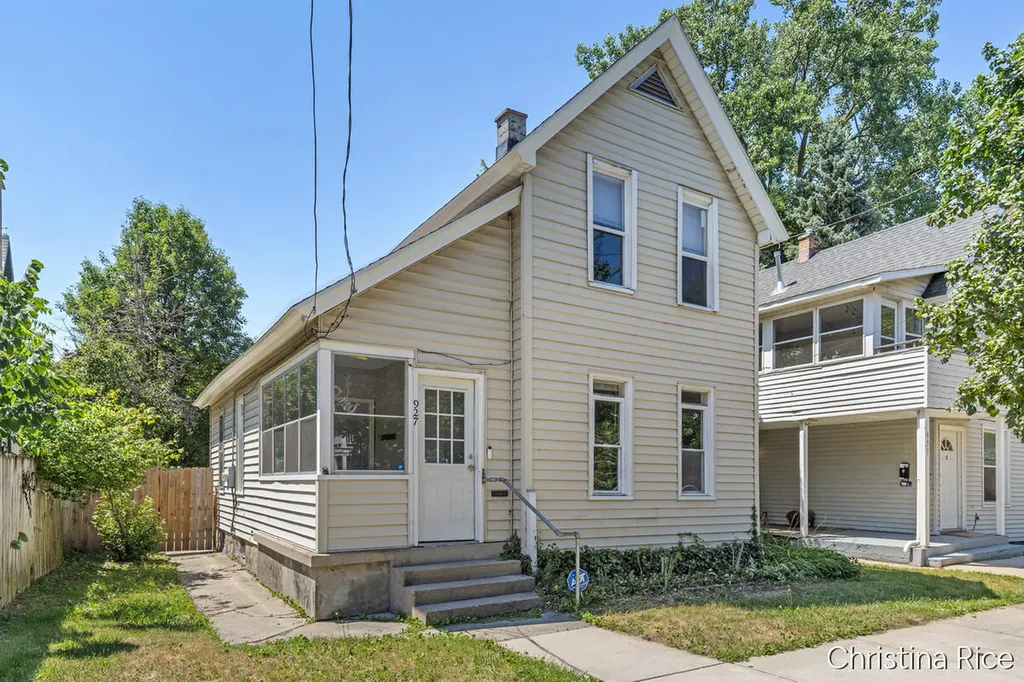 927 Davis Avenue NW Grand Rapids City MI 49504