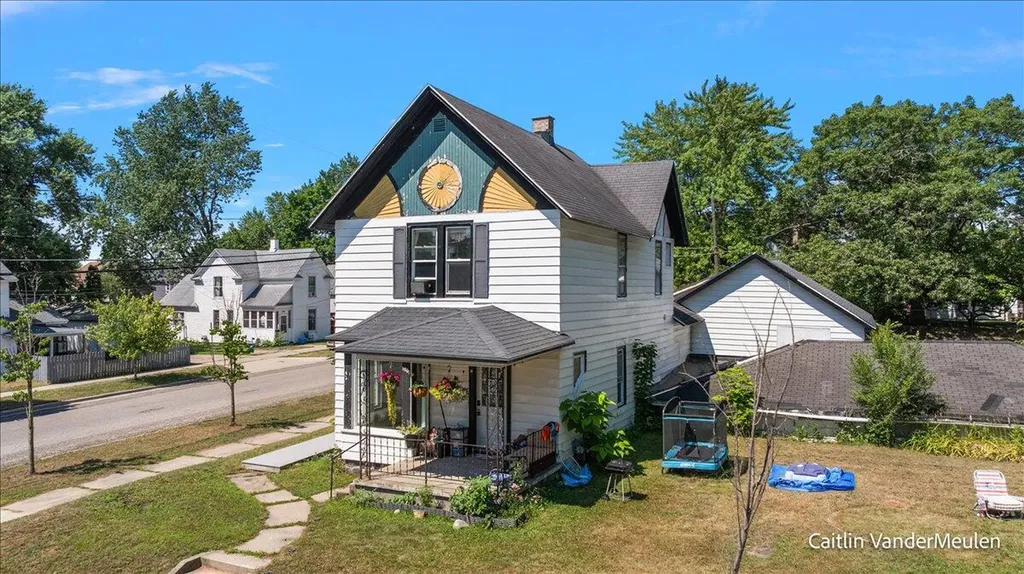 1501 College Avenue NE Grand Rapids City MI 49505