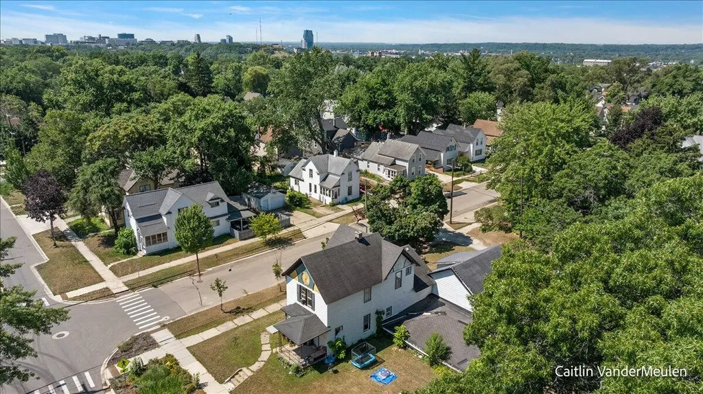 1501 College Avenue NE Grand Rapids City MI 49505