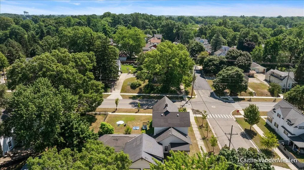 1501 College Avenue NE Grand Rapids City MI 49505