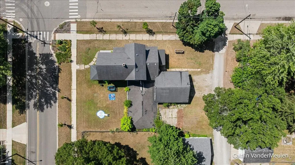 1501 College Avenue NE Grand Rapids City MI 49505