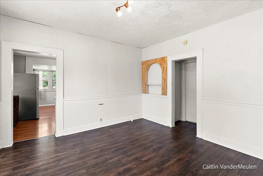 1501 College Avenue NE Grand Rapids City MI 49505