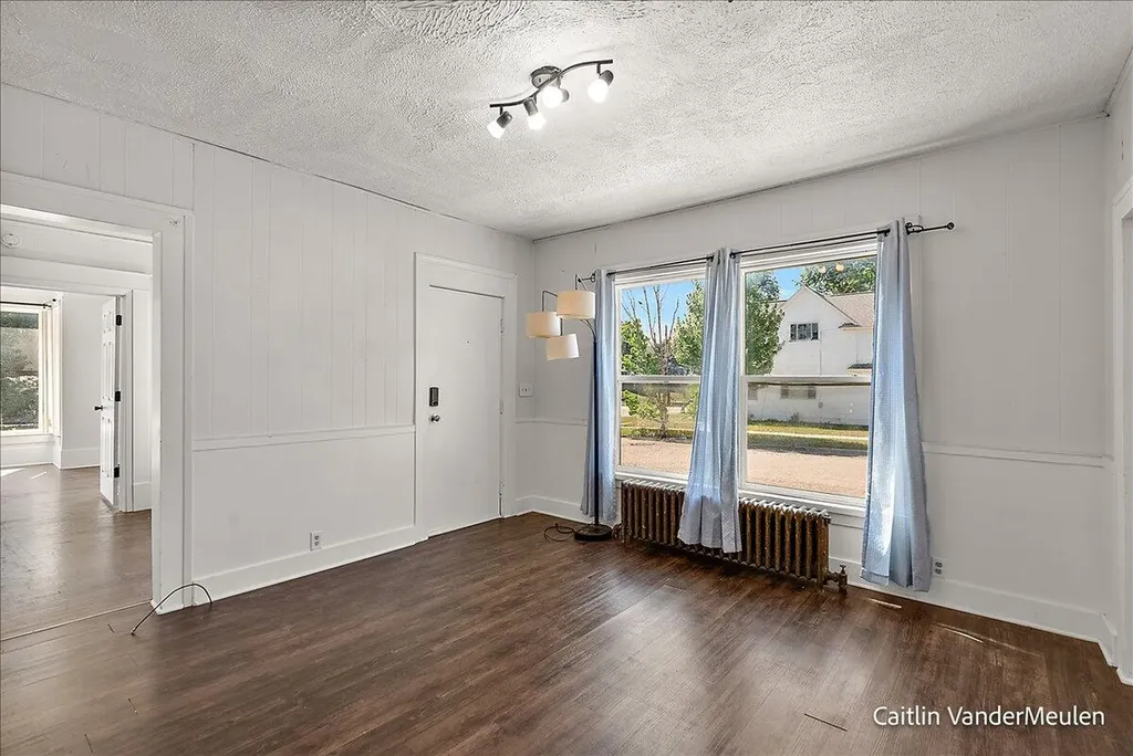1501 College Avenue NE Grand Rapids City MI 49505