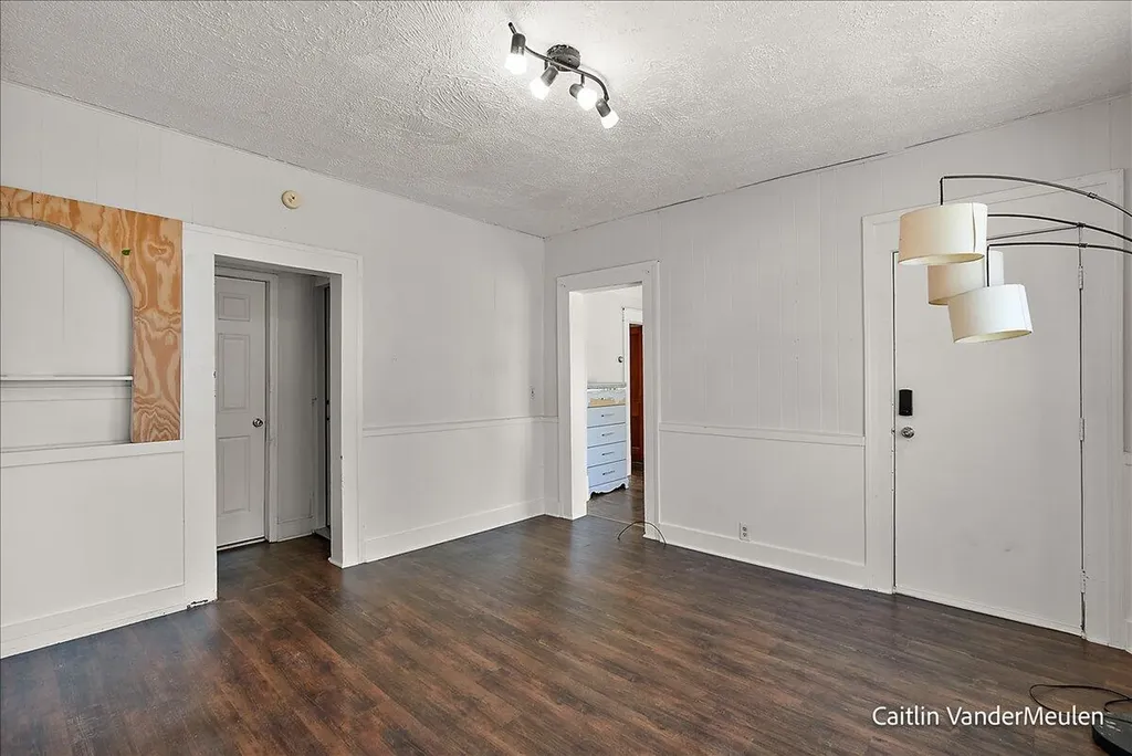 1501 College Avenue NE Grand Rapids City MI 49505