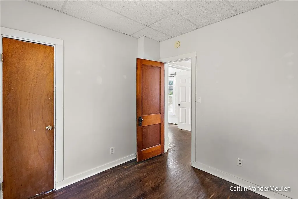 1501 College Avenue NE Grand Rapids City MI 49505