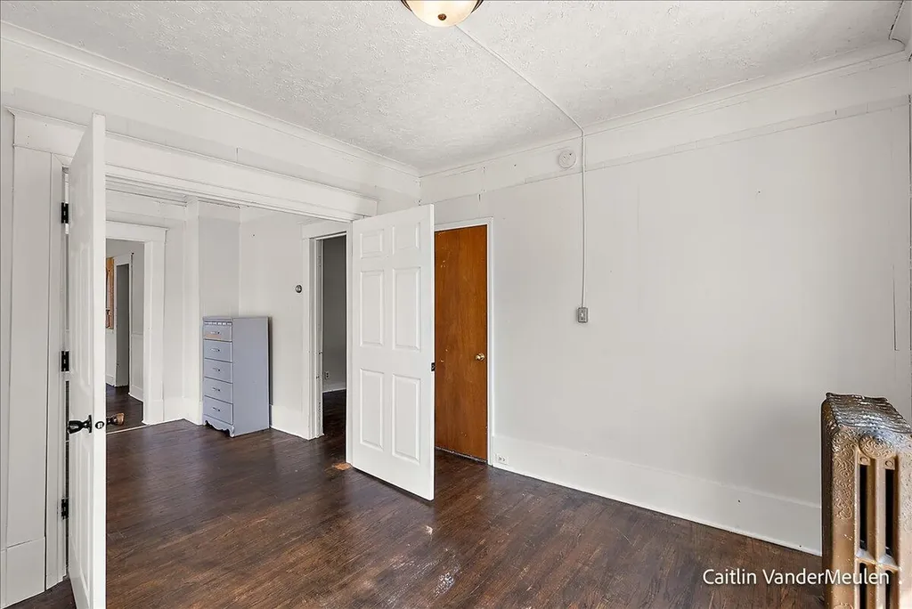 1501 College Avenue NE Grand Rapids City MI 49505