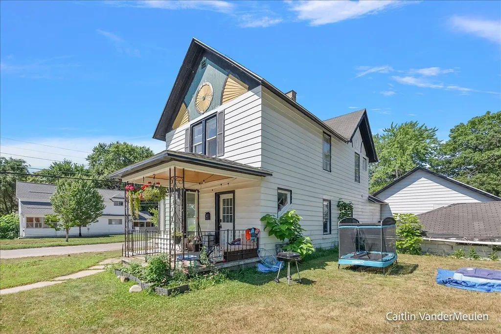 1501 College Avenue NE Grand Rapids City MI 49505