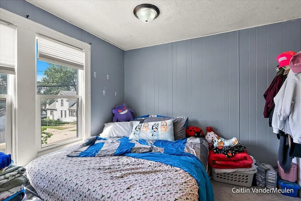1501 College Avenue NE Grand Rapids City MI 49505