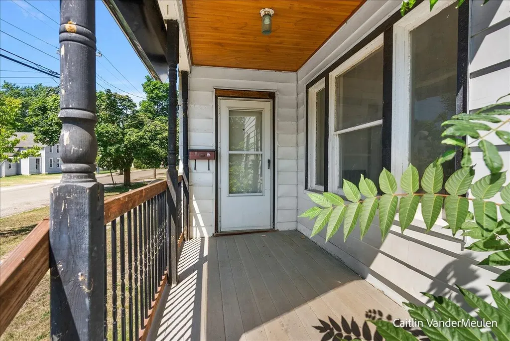 1501 College Avenue NE Grand Rapids City MI 49505