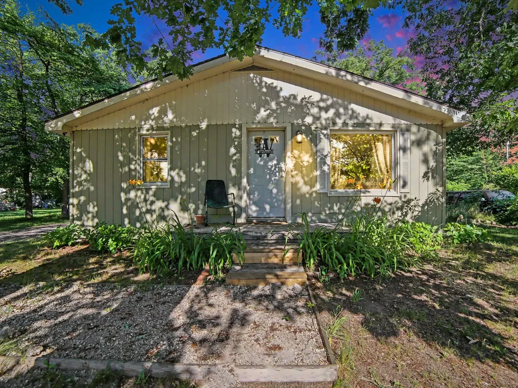 1460 S Mill Iron Road Muskegon Charter Township MI 49442