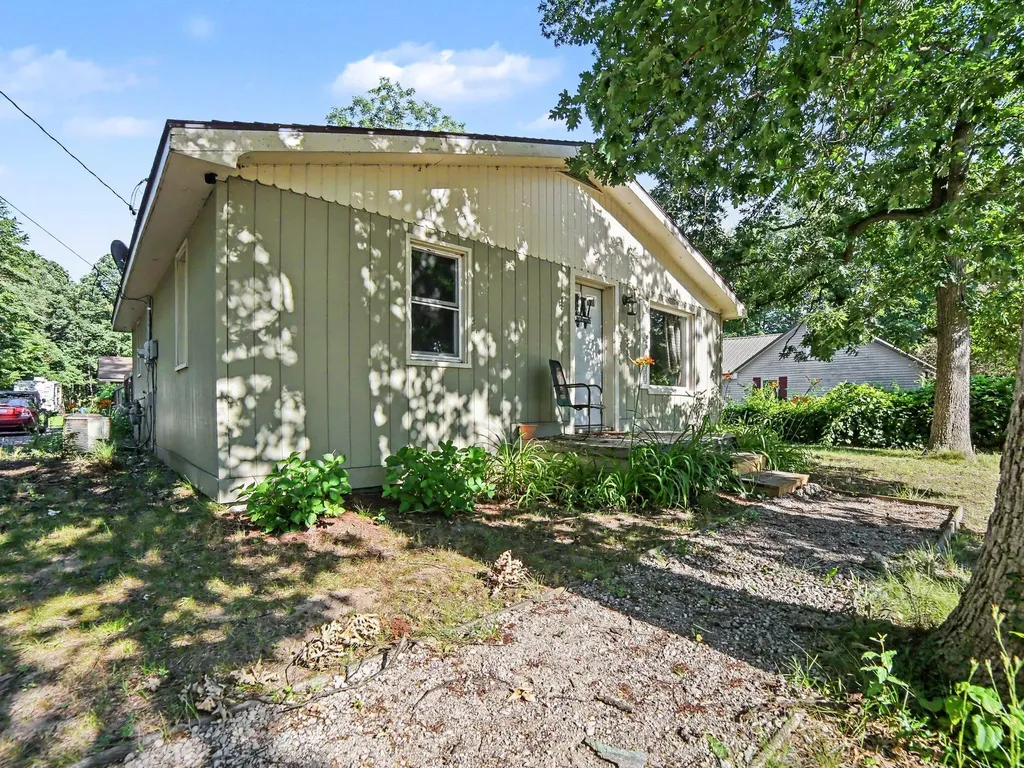 1460 S Mill Iron Road Muskegon Charter Township MI 49442