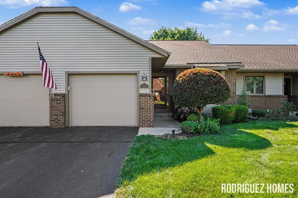 1731 Lakeview Drive Zeeland Charter Township MI 49464