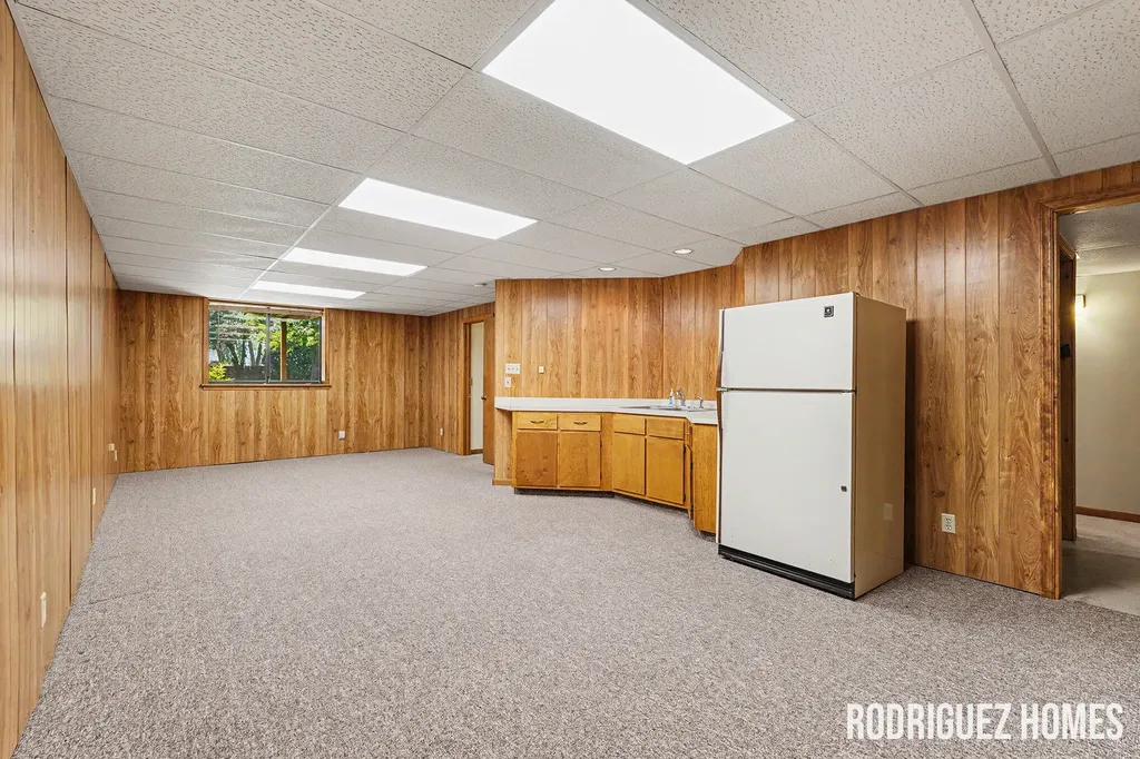 1731 Lakeview Drive Zeeland Charter Township MI 49464