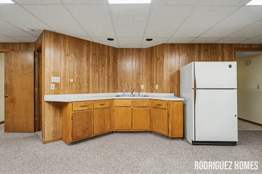 1731 Lakeview Drive Zeeland Charter Township MI 49464
