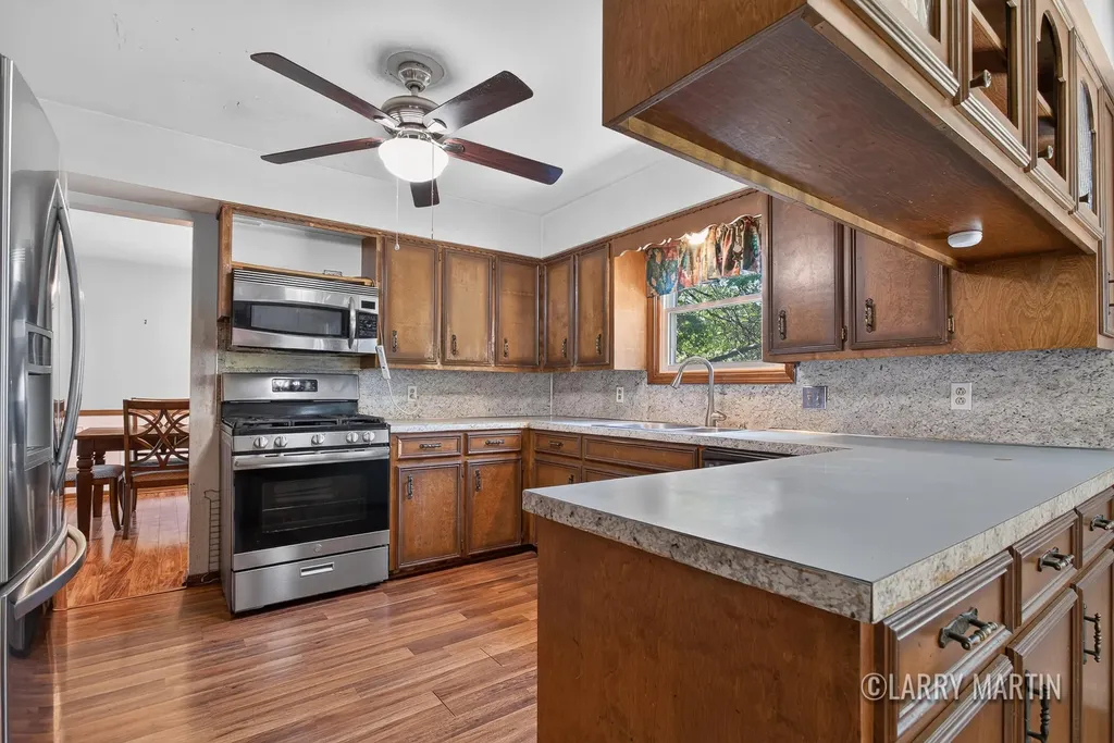 5316 Queensbury Drive SE Kentwood City MI 49508