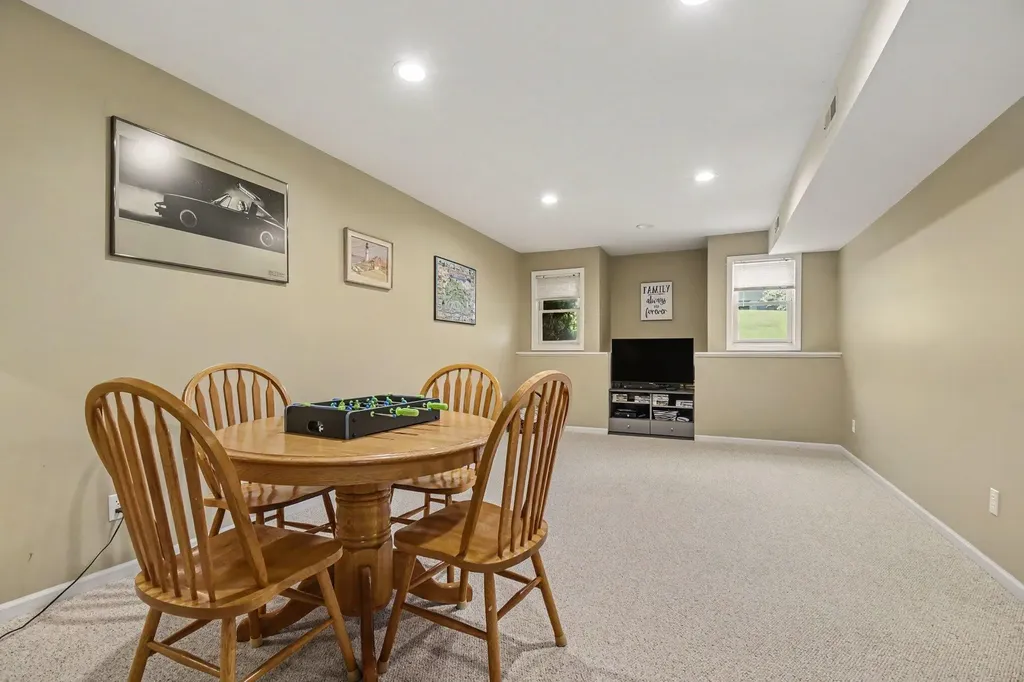 3004 Cooks Meadow Drive NE Grand Rapids Charter Township MI 49525