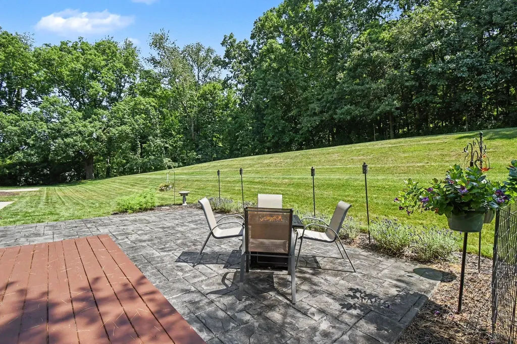 3004 Cooks Meadow Drive NE Grand Rapids Charter Township MI 49525