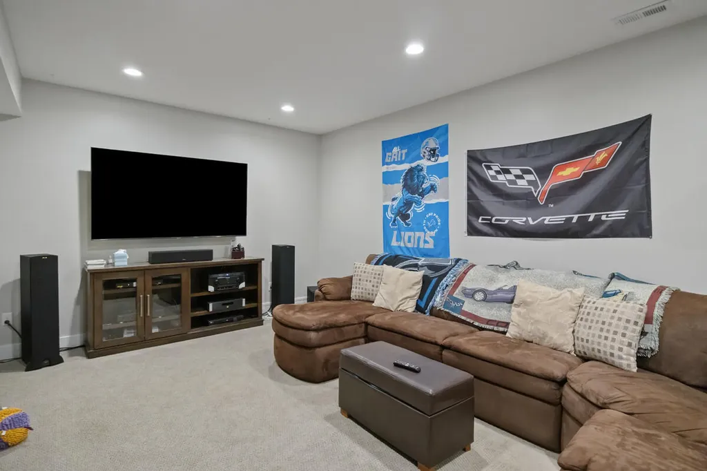 13368 Lilypine Drive Tallmadge Charter Township MI 49435