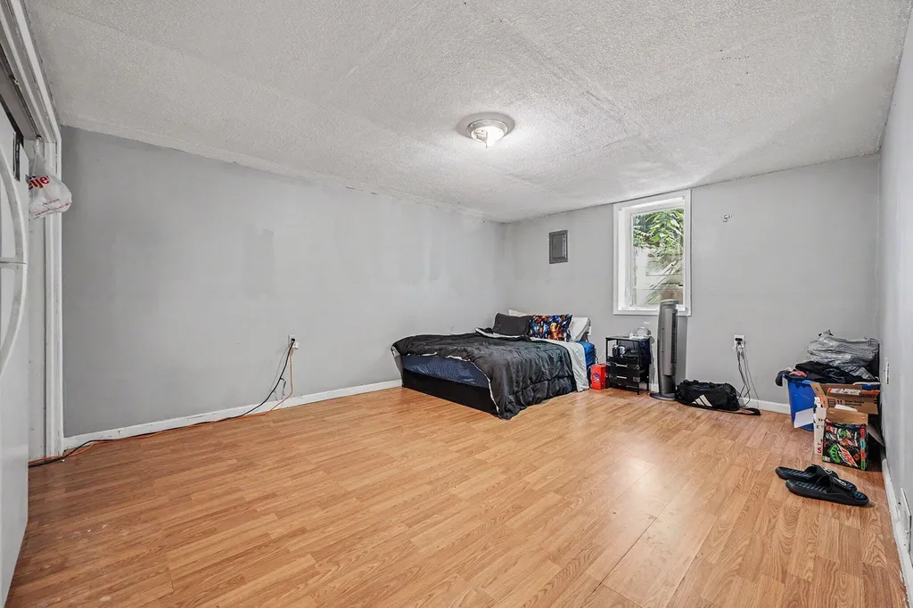 3346 Dean Lake Avenue NE Grand Rapids Charter Township MI 49525