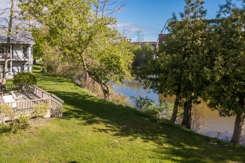 621 Riverine Drive Unknown City MI 49684
