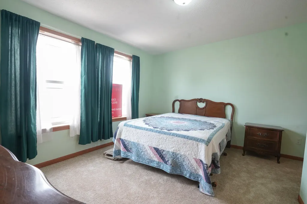 530 E Rainbow Road Newaygo City MI 49337