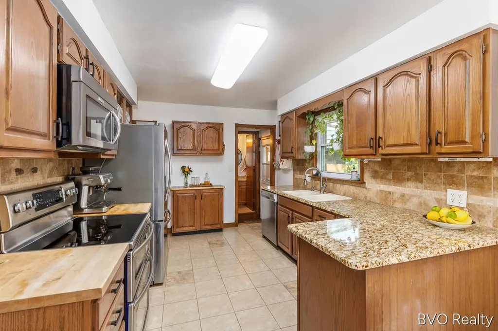 1843 Plymouth Terrace SE Grand Rapids City MI 49506