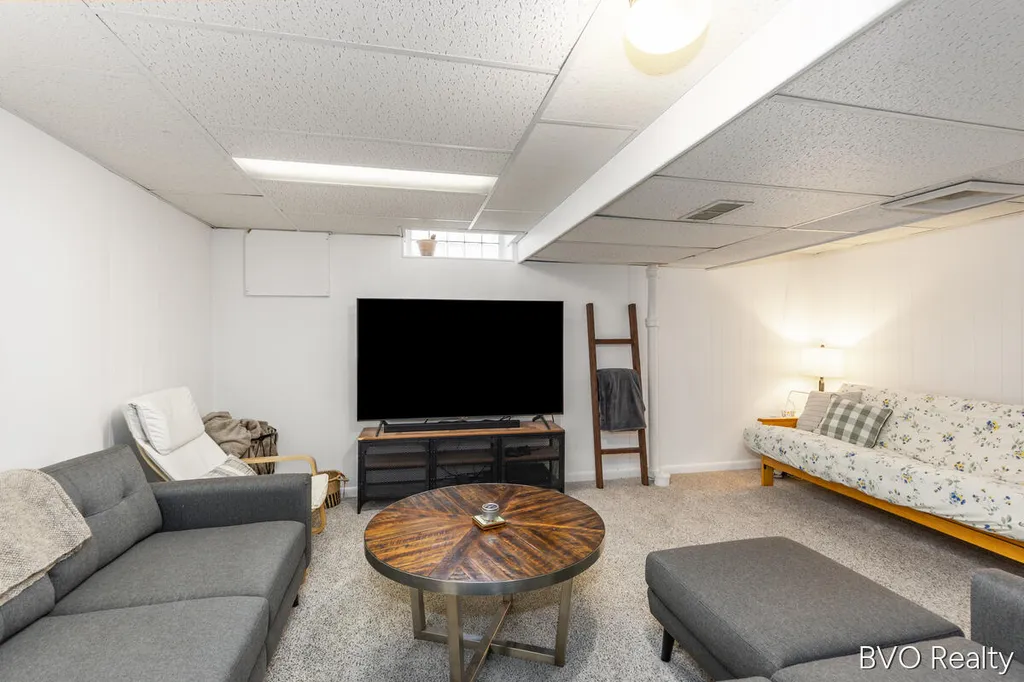 1843 Plymouth Terrace SE Grand Rapids City MI 49506