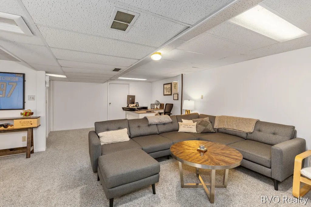 1843 Plymouth Terrace SE Grand Rapids City MI 49506