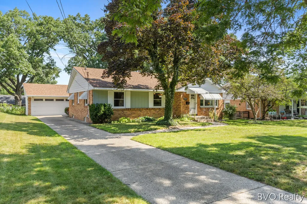 1843 Plymouth Terrace SE Grand Rapids City MI 49506