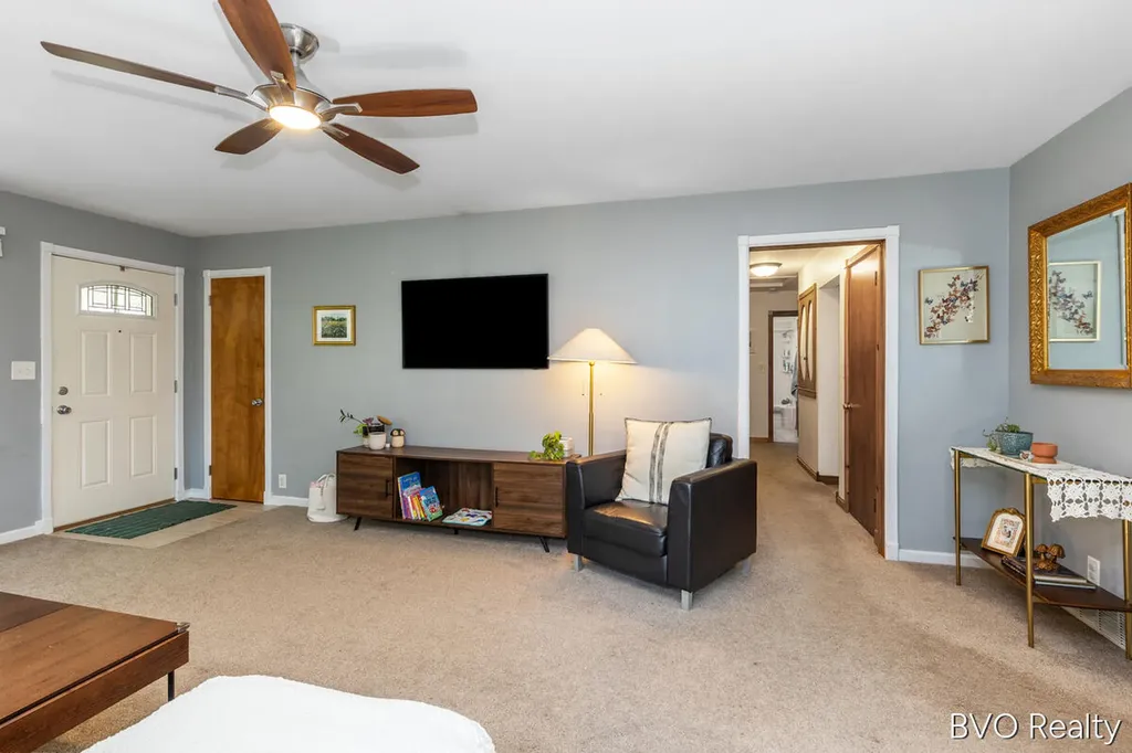 1843 Plymouth Terrace SE Grand Rapids City MI 49506