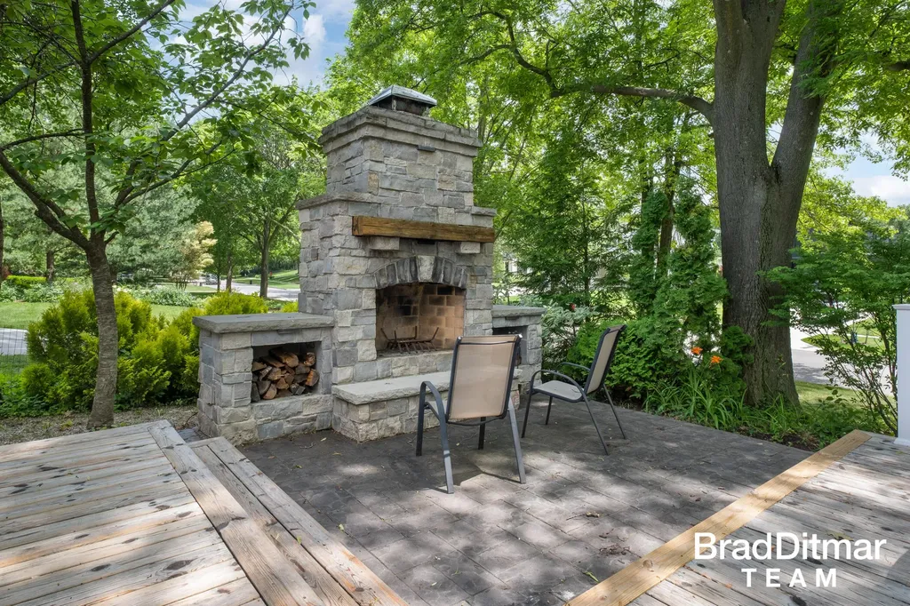 1350 Lake Grove Avenue SE East Grand Rapids City MI 49506