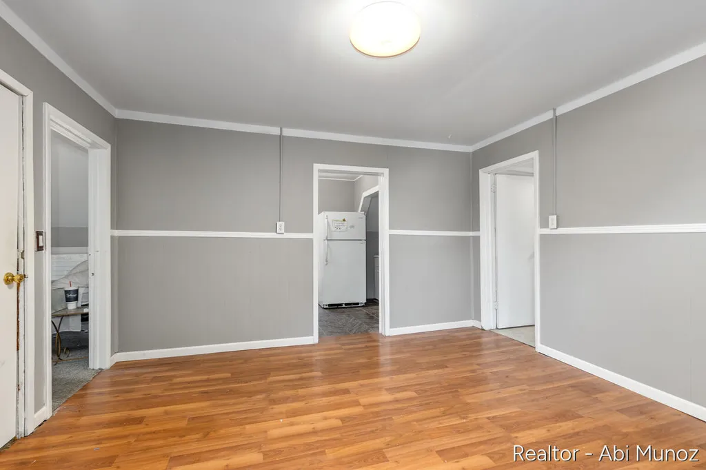 238 Travis Street NE Grand Rapids City MI 49505