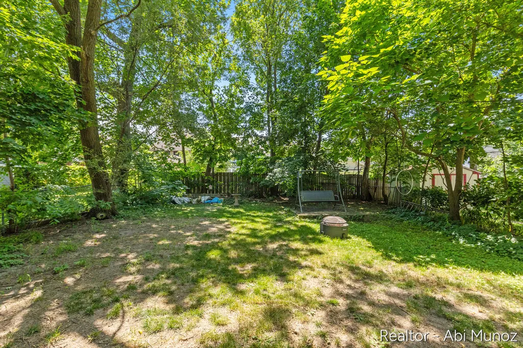 238 Travis Street NE Grand Rapids City MI 49505