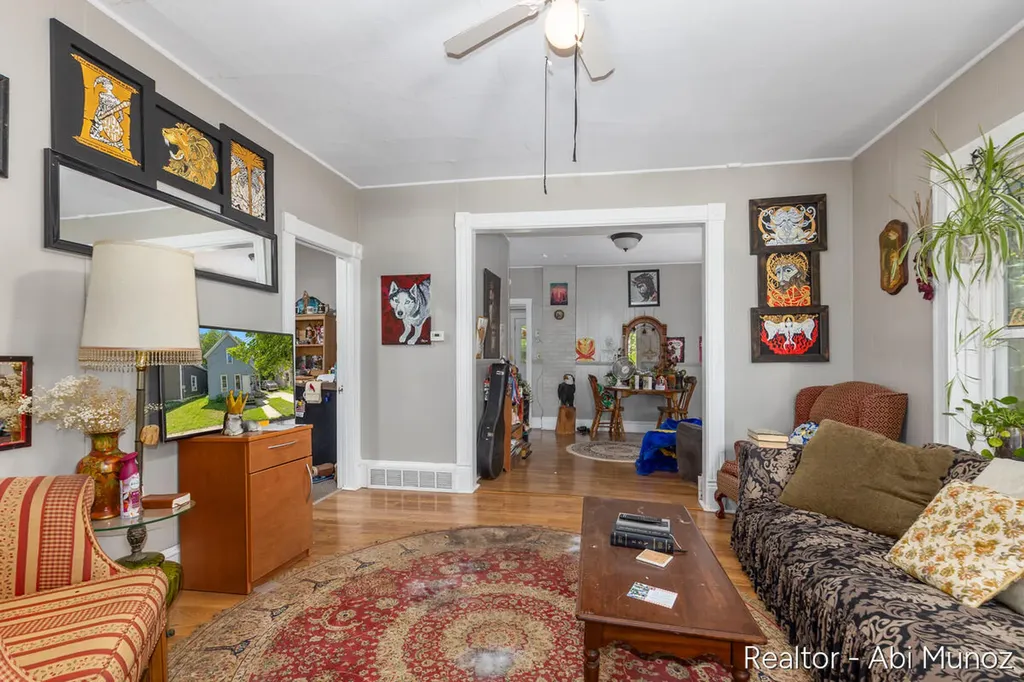 238 Travis Street NE Grand Rapids City MI 49505