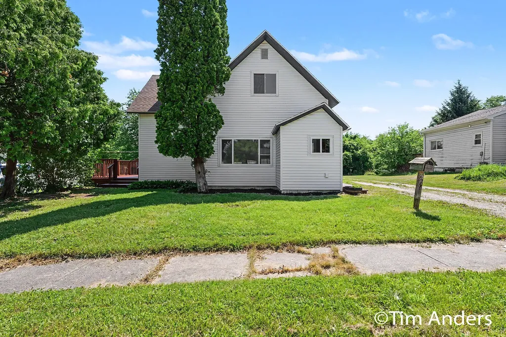 307 S East Street St. Louis City MI 48880
