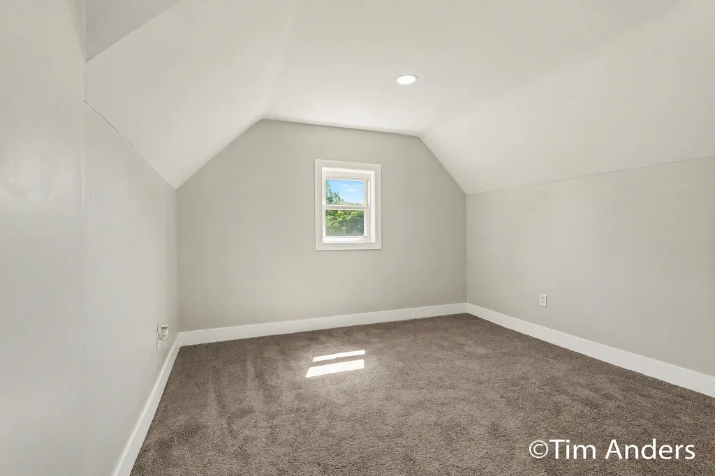 307 S East Street St. Louis City MI 48880
