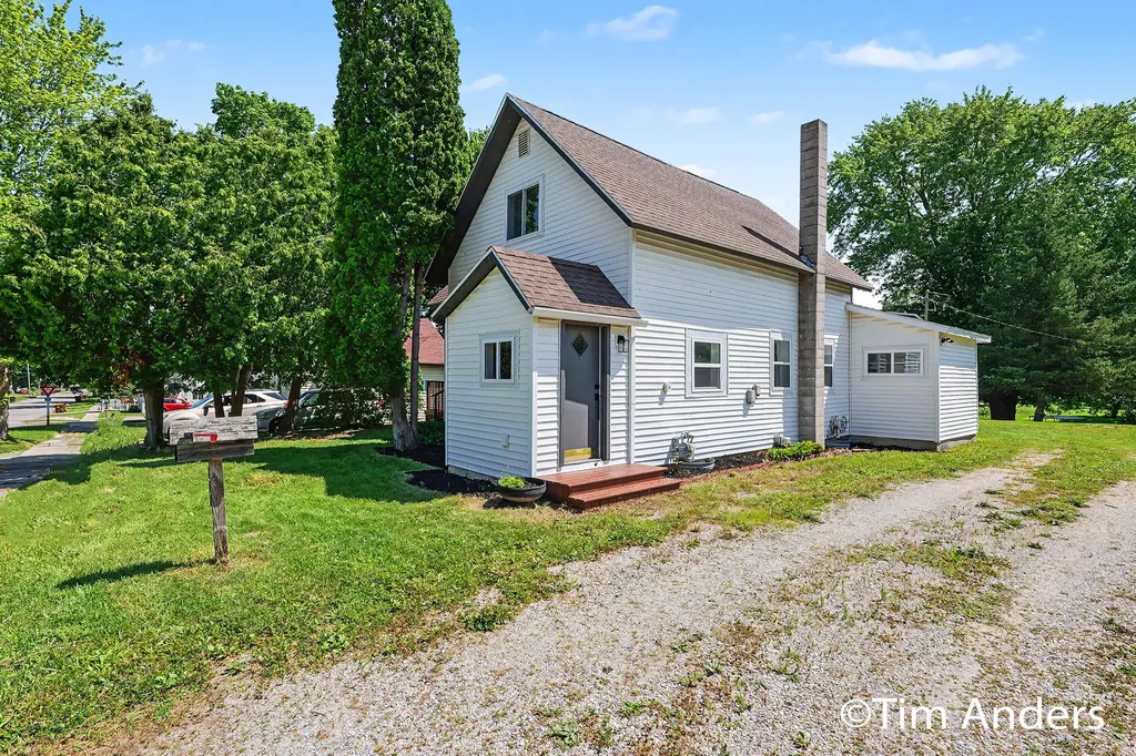 307 S East Street St. Louis City MI 48880