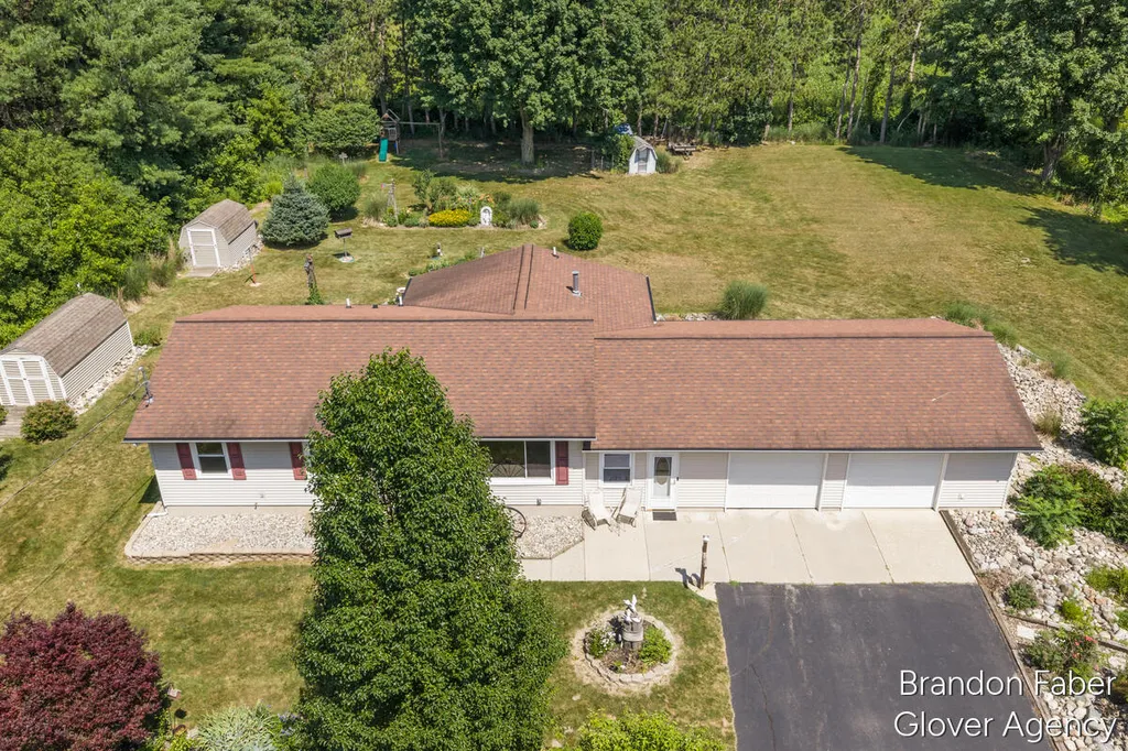 6660 Vinton Avenue NW Alpine Township MI 49321