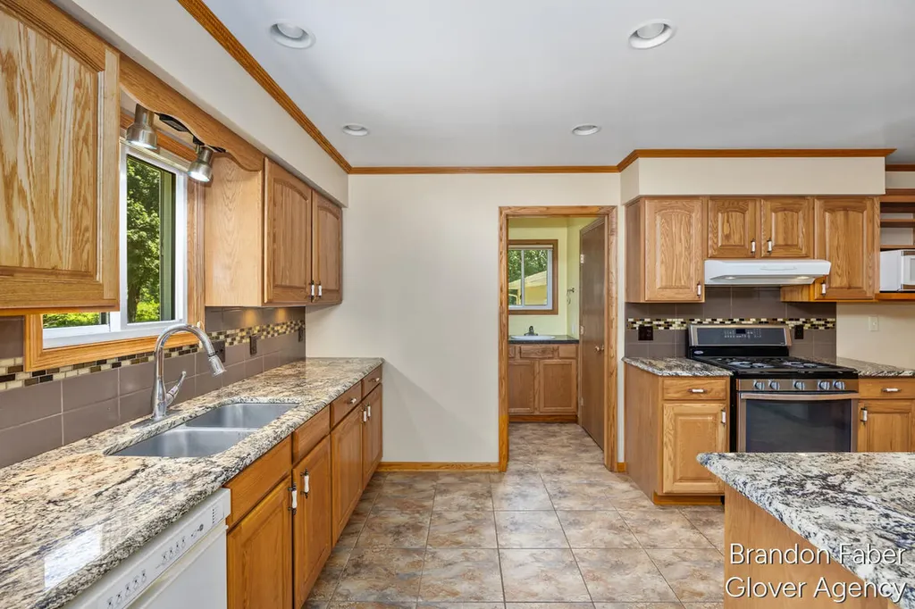 6660 Vinton Avenue NW Alpine Township MI 49321