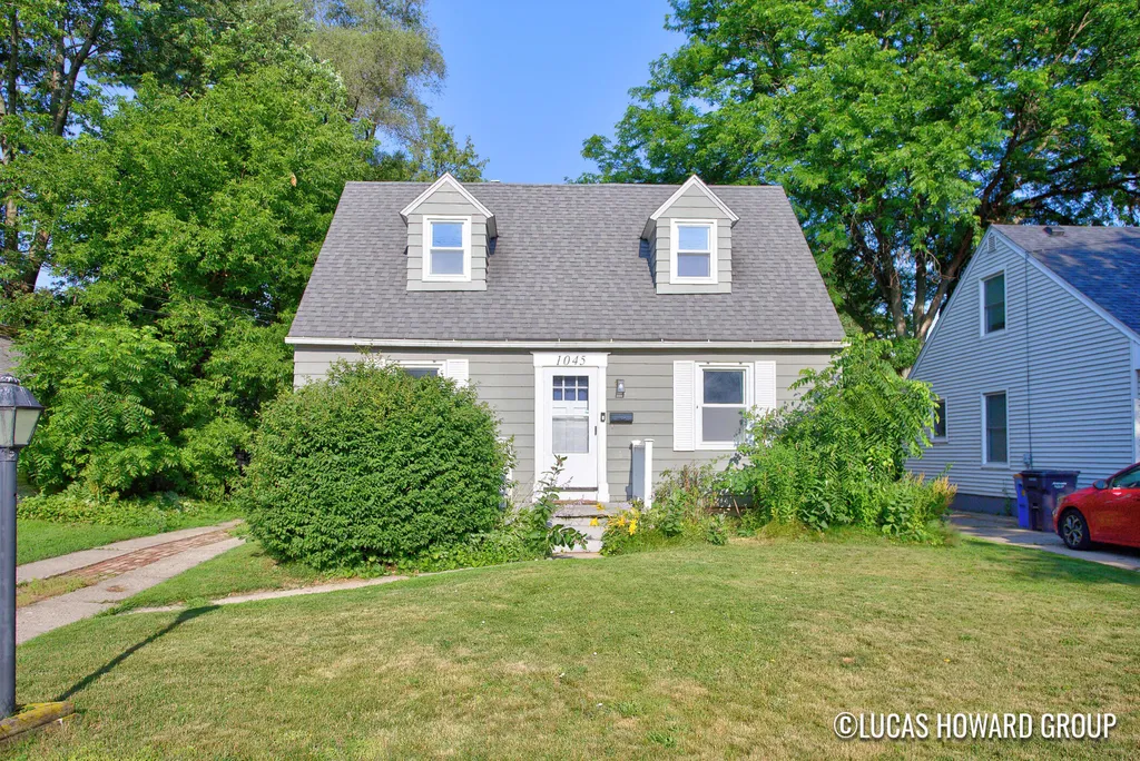 1045 Diamond Avenue NE Grand Rapids City MI 49503