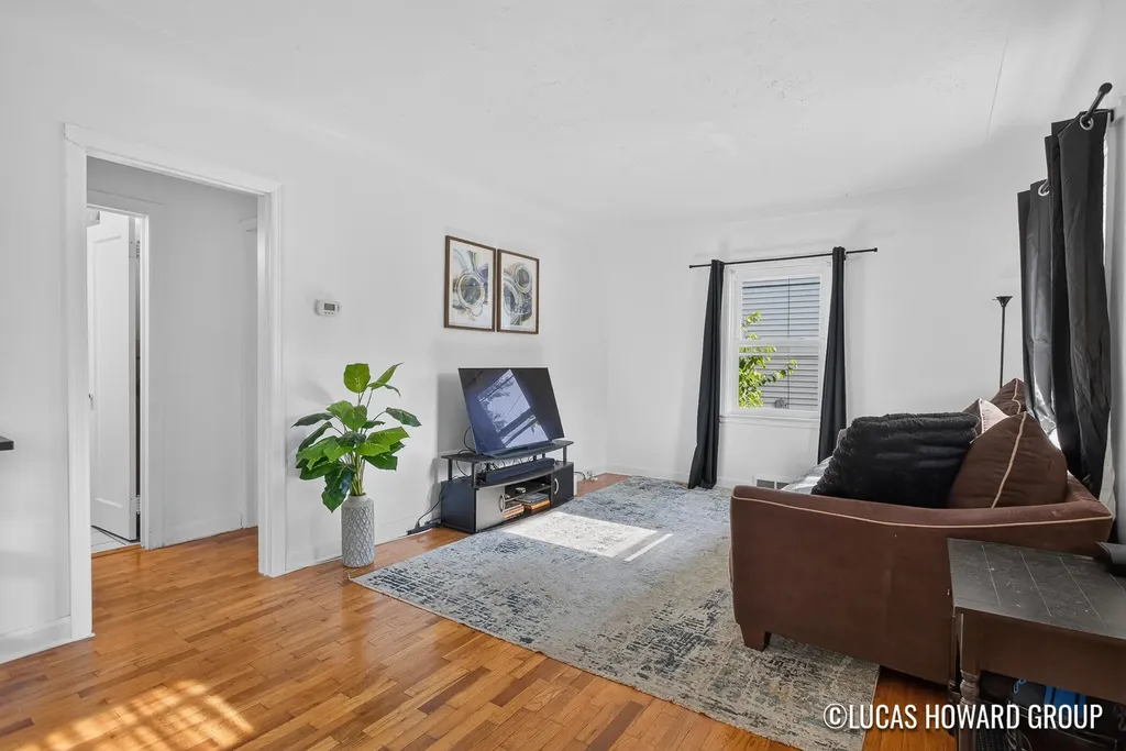 1045 Diamond Avenue NE Grand Rapids City MI 49503