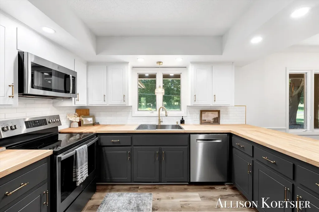 3890 Walker Avenue NW Alpine Township MI 49544