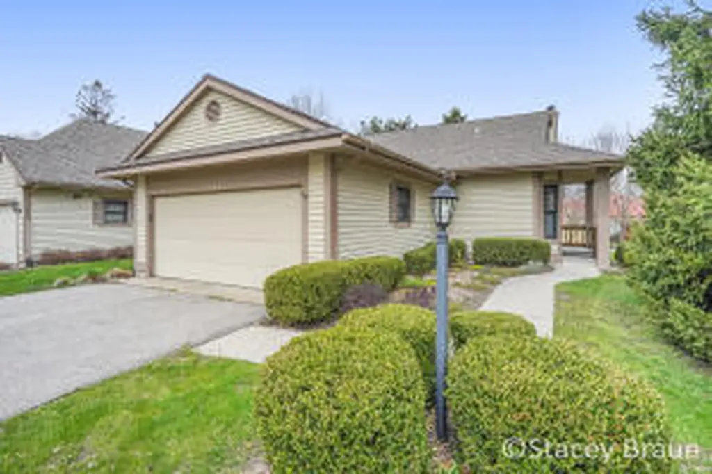 2143 Deer Hollow Drive SE Grand Rapids City MI 49508
