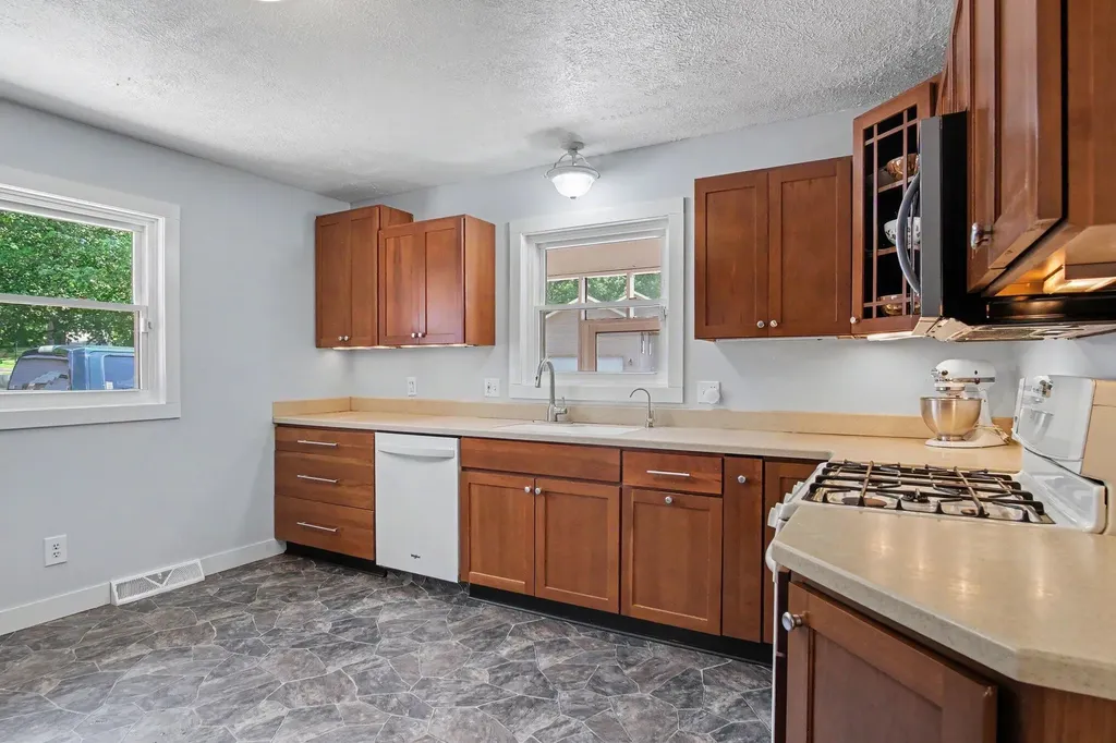 6676 Naontah Trail NE Cannon Township MI 49341