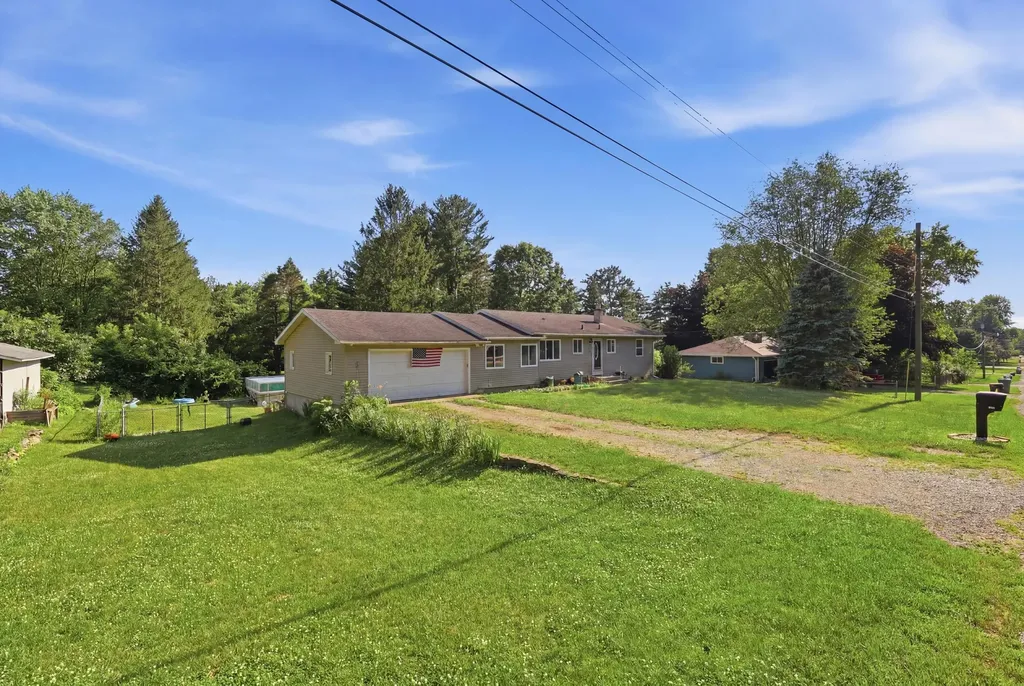 209 Cardinal Avenue Bedford Charter Township MI 49037